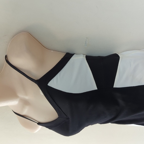 Lululemon Elongate Tank Black Polar Cream 4 - Picture 9 of 16